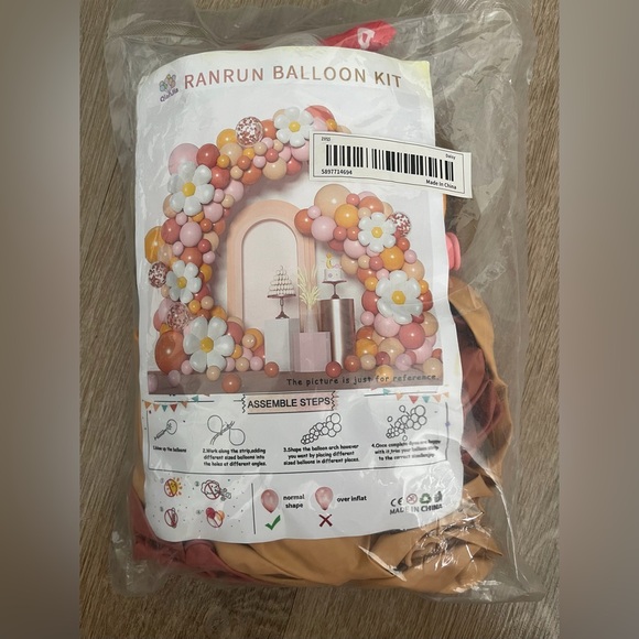 Two Groovy Party Decor - Picture 3 of 9